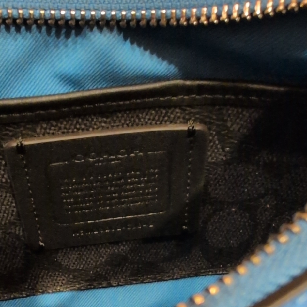 Coach Vibrant Blue Shoulder Bag - Picture 7 of 11